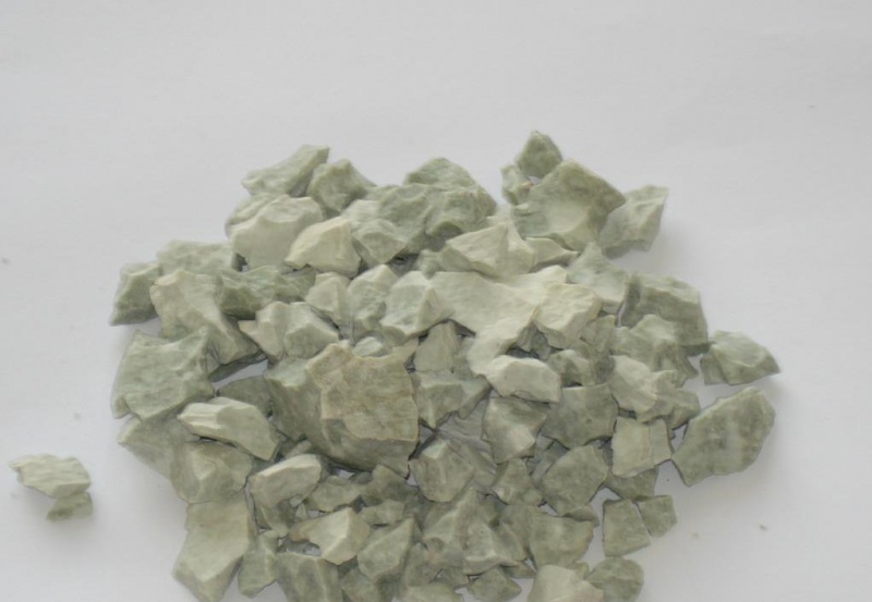 File:Bentonite crude.jpg